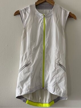 lululemon White Presta Shell Vest with Neon Yellow Zip Size 4 Running Cycling